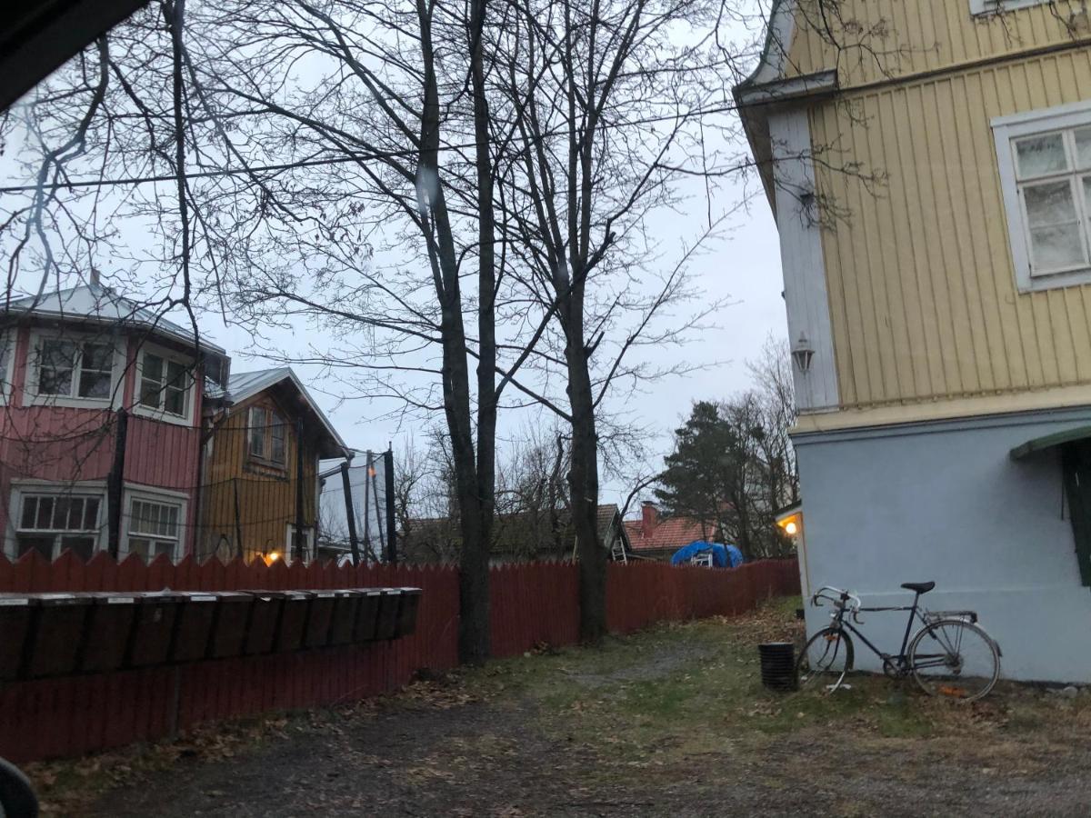 Appartamento Puutaloyksioe 1 Km Turun Rautatieasemalta Turku Esterno foto